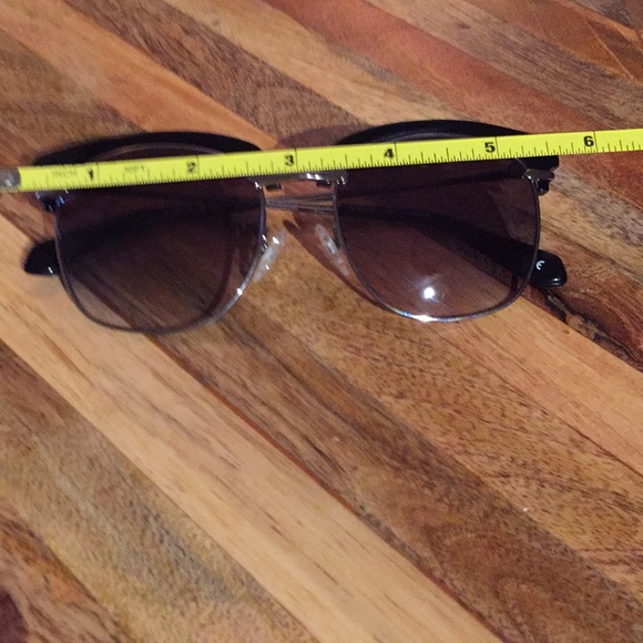 Balmain sunglasses - Picture 6 of 6